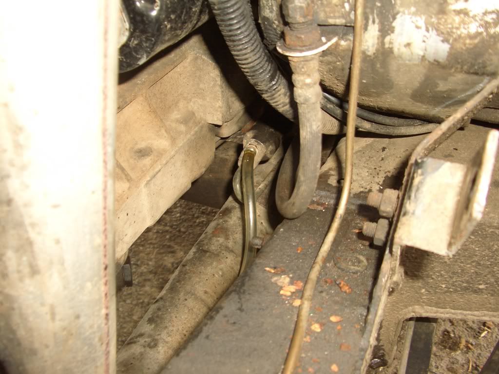 Clutch pedal box and pipe removal. LandyZone Land Rover Forum